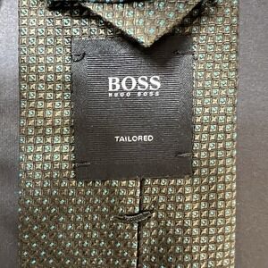 Hugo Boss Silk Necktie Geometric Print Green Business Preppy Wedding
